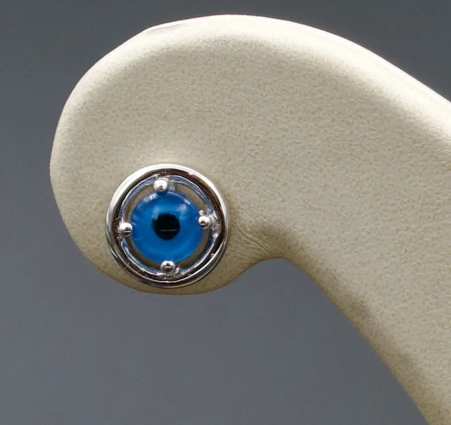 گوشواره نگین دار نقره زنانه - طرح چشم نظر | کد WE-43