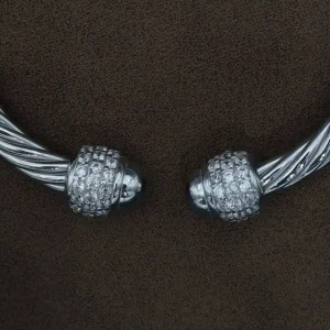 نگین زیرکونیوم در دستبند نقره با روکش طلا