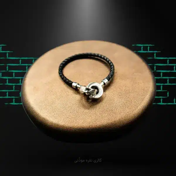 دستبند نقره و چرم با قفل دایره‌ای مدل مدرن