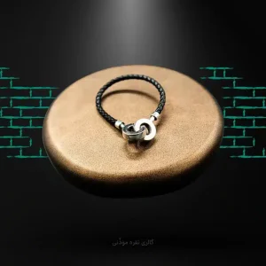 دستبند نقره‌ای با چرم مشکی مدل مدرن
