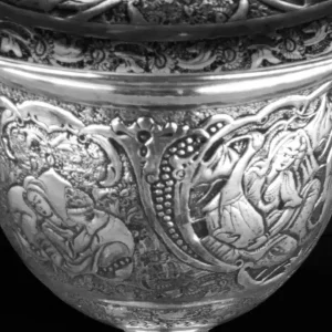 قلم زنی مینیاتور و چهره بر شکلات خوری نقره