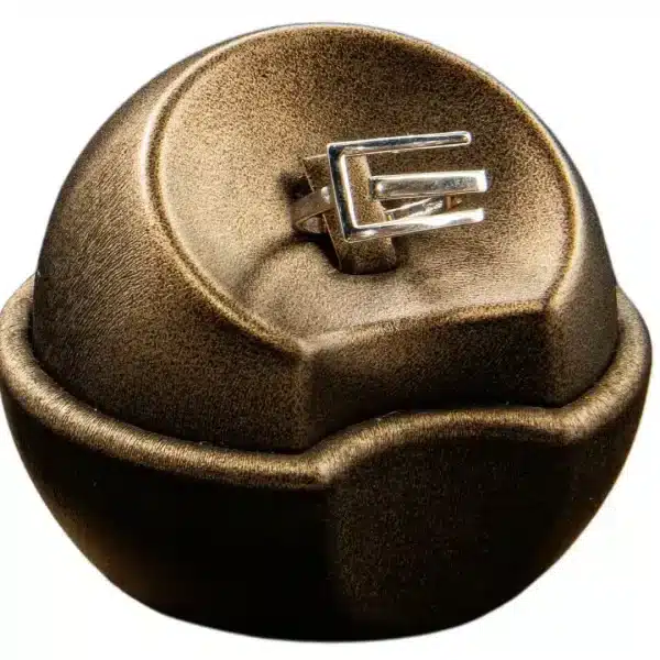نمای اصلی انگشتر نقره مینیمال طرح سه شاخه کد WR-125