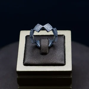 حلقه نگین دار نقره زنانه - طرح پرنس