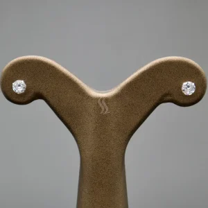 گوشواره تک نگین نقره زنانه - طرح الماس