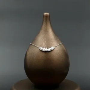 گردنبند نگین دار نقره زنانه - طرح دندانه