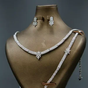 سرویس نگین دار نقره زنانه - طرح گلبرگ