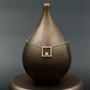 گردنبند نگین دار نقره زنانه - طرح مربعی