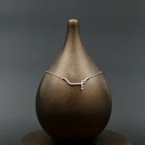 گردنبند نگین دار نقره زنانه - طرح بخیه