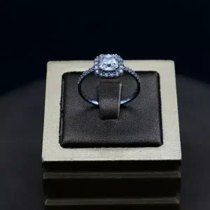 حلقه نگین دار نقره زنانه - سولیتر