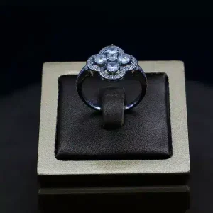 انگشتر نگین دار نقره زنانه - سولیتر