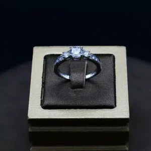 انگشتر نگین دار نقره زنانه - سولیتر