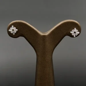 گوشواره نگین دار نقره زنانه - طرح الماس - مربعی