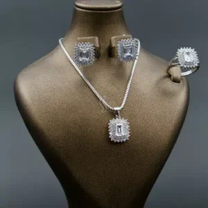 نیم ست نگین دار نقره زنانه - طرح مربع