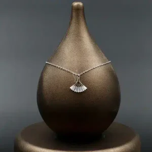 گردنبند نگین دار نقره زنانه - طرح لوتوس