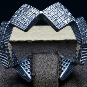 حلقه نگین دار نقره زنانه - طرح پرنس