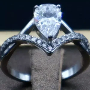 انگشتر نگین دار نقره - زنانه