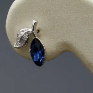 گوشواره نگین دار نقره زنانه - طرح گلبرگ - یاقوت کبود