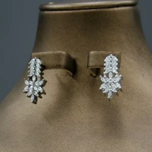 سرویس نگین دار نقره زنانه - طرح گلبرگ