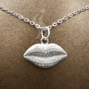 گردنبند نگین دار نقره زنانه - طرح لب