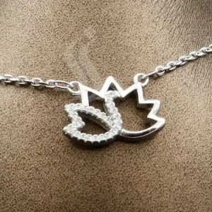 گردنبند نگین دار نقره زنانه - طرح برگ