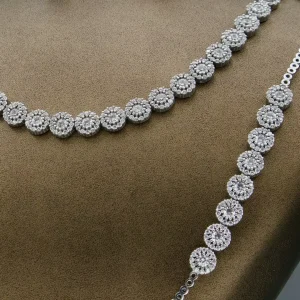 سرویس نگین دار زنانه نقره - طرح گل دایره