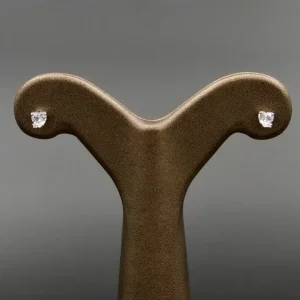 گوشواره نگین دار نقره زنانه - میخی - طرح الماس سفید - قلبی