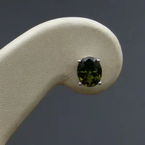 گوشواره نگین دار نقره زنانه - میخی - تک نگین طرح زمرد