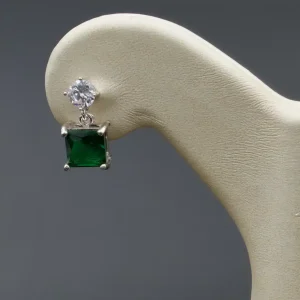 گوشواره نگین دار نقره زنانه - میخی - تک نگین طرح زمرد