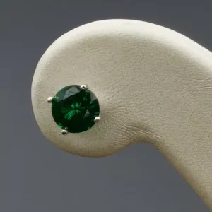 گوشواره نگین دار نقره زنانه - میخی - تک نگین طرح زمرد