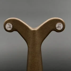 گوشواره نگین دار نقره زنانه - میخی - طرح سکه ای - گوزن