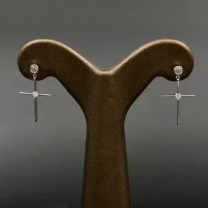 گوشواره نگین دار نقره زنانه - میخی - طرح صلیب