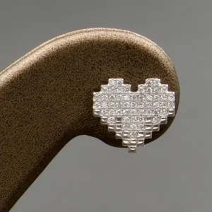 گوشواره نگین دار نقره زنانه - میخی - طرح قلب