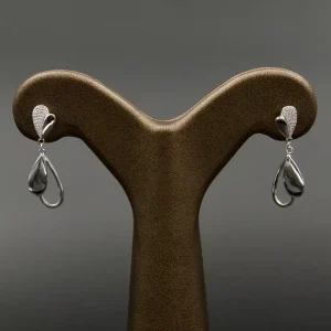 گوشواره نگین دار نقره زنانه - میخی - طرح گلبرگ